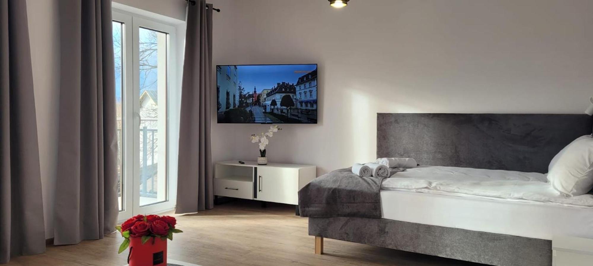Kolorowe Cieplice - Apartamenty Z Widokiem Na Karkonosze Єленя-Ґура Екстер'єр фото