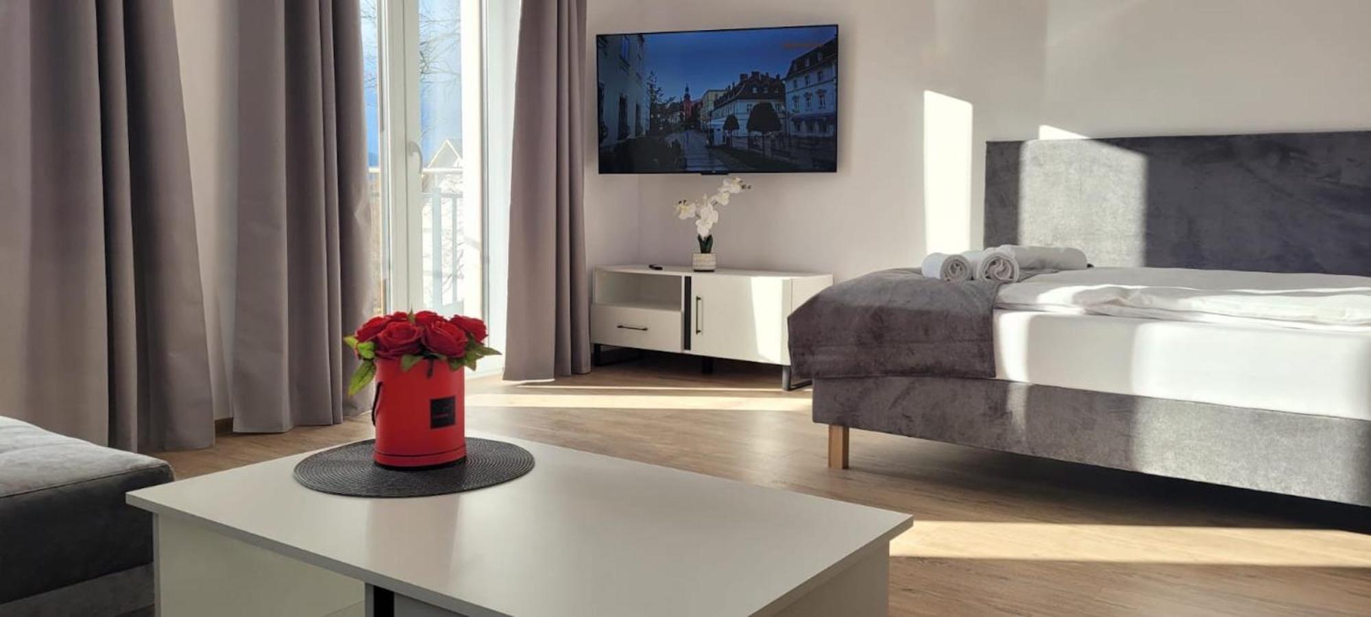 Kolorowe Cieplice - Apartamenty Z Widokiem Na Karkonosze Єленя-Ґура Екстер'єр фото